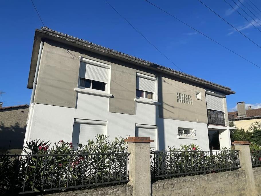 Charmante Maison Individuelle A ลิโมว์ ภายนอก รูปภาพ